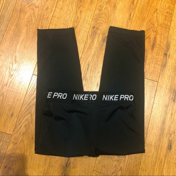 *SOLD* Nike Pro Black Leggings - Picture 2 of 3